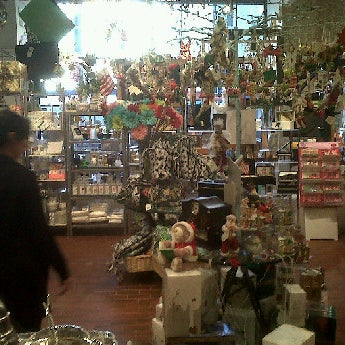 Photo taken at Lee&#39;s Art Shop by SELMA T. on 1/25/2012