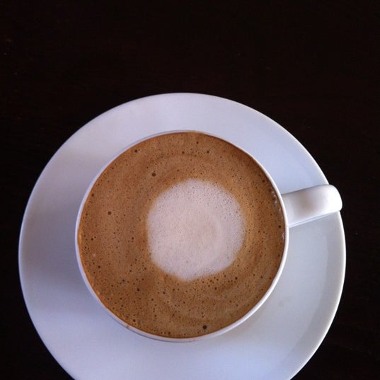 รูปภาพถ่ายที่ Buchi Cafe Cubano โดย Koko B. เมื่อ 1/31/2012