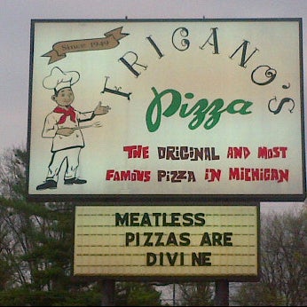 Photo taken at Fricano&#39;s Pizza Restaurant by Andrew V. on 3/24/2012