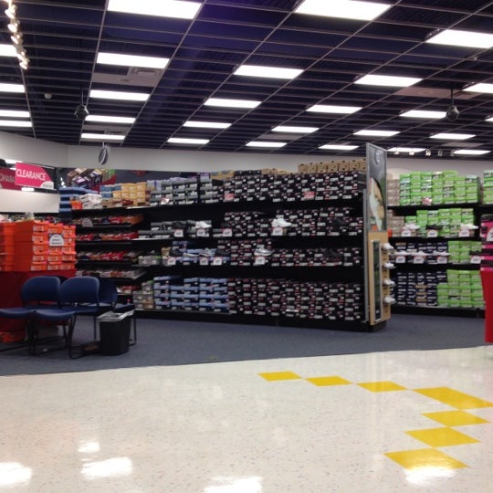 shoe carnival muncie