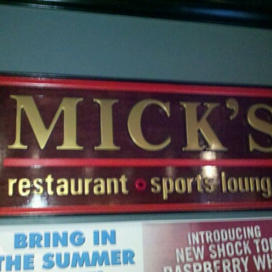 10/19/2011에 Terrence C.님이 Mick&#39;s Restaurant &amp; Sports Lounge에서 찍은 사진