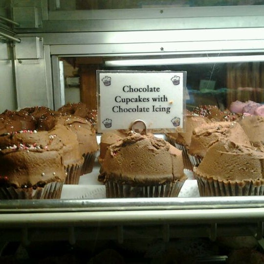 Photo taken at Buttercup Bake Shop by Mia M. on 4/19/2012