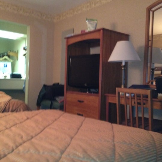 Photos At Comfort Inn Suites Austintown 5425 Clarkins Dr