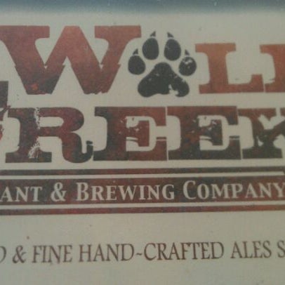 Foto scattata a Wolf Creek Restaurant &amp; Brewing Co. da Erik C. il 4/29/2012