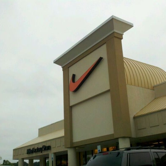 queenstown outlets nike store