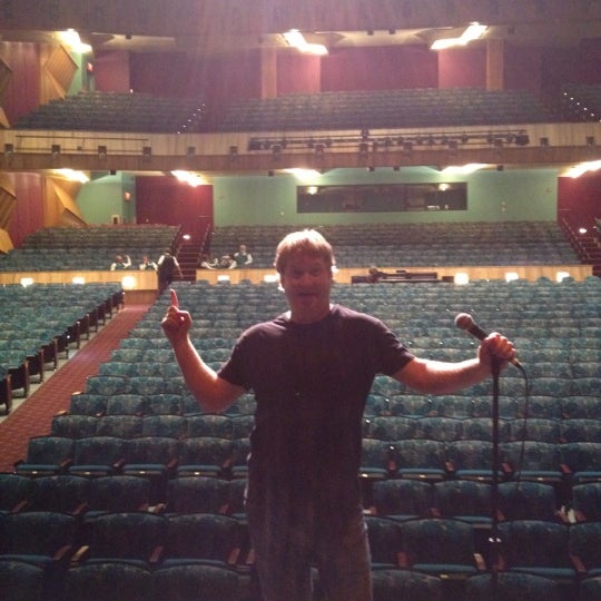 5/19/2012にJon R.がSouthern Kentucky Performing Arts Center (SKyPAC)で撮った写真