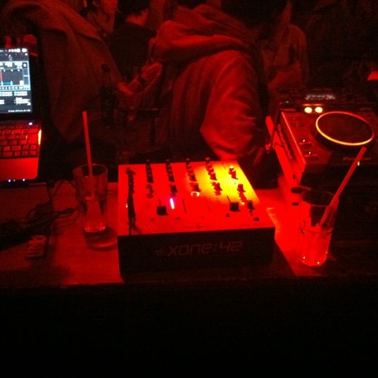 1/25/2012にFlo F.がLolita Barで撮った写真