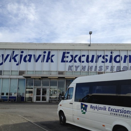 Photo taken at Reykjavík Excursions by Alfeu Tavares Júnior on 6/7/2012