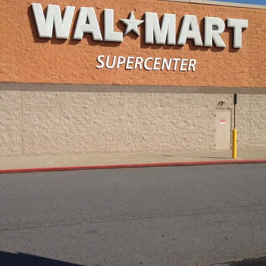 Walmart Supercenter Dickson City에서 대형 매장일