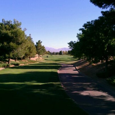 Photo prise au Desert Pines Golf Club and Driving Range par Matthew N. le5/4/2012