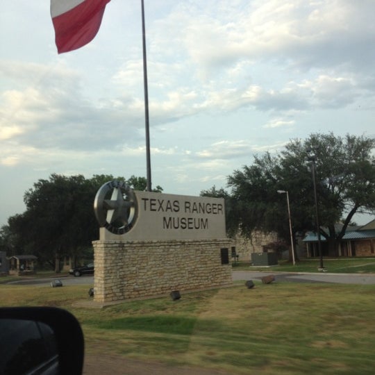 Das Foto wurde bei Texas Ranger Hall of Fame and Museum von Jessica S. am 7/9/2012 aufgenommen