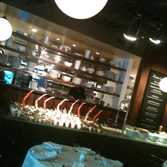 Photo taken at Central Brasserie by Stely A. on 6/6/2012
