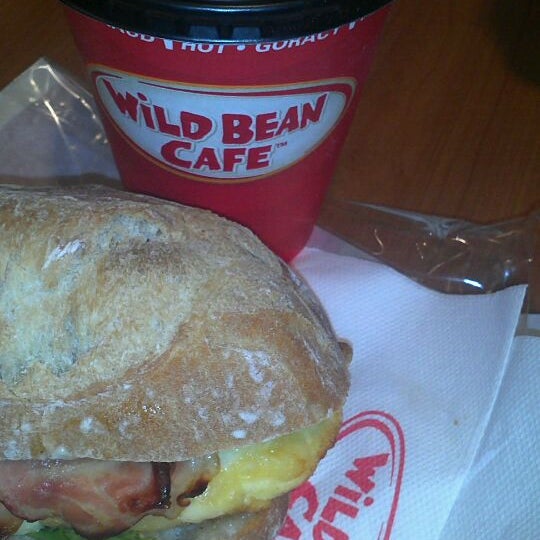 Das Foto wurde bei Wild Bean Cafe von Jan V. am 1/10/2012 aufgenommen