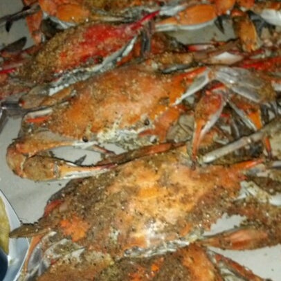 รูปภาพถ่ายที่ Blue Crab โดย Rhonda M. เมื่อ 9/1/2012