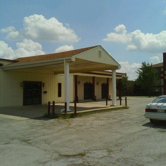 New Warsaw Clearing Chicago, IL