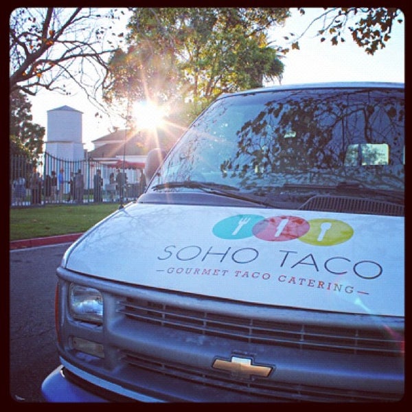 รูปภาพถ่ายที่ SOHO TACO: Food Truck โดย Soho T. เมื่อ 11/28/2011
