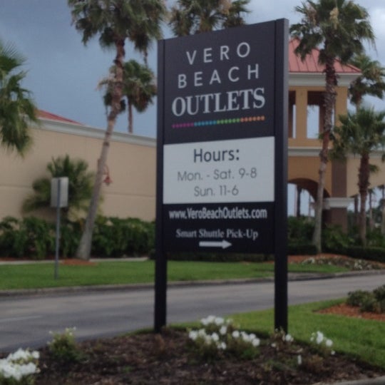 Photo taken at Vero Beach Outlets by Dee S. on 5/22/2012