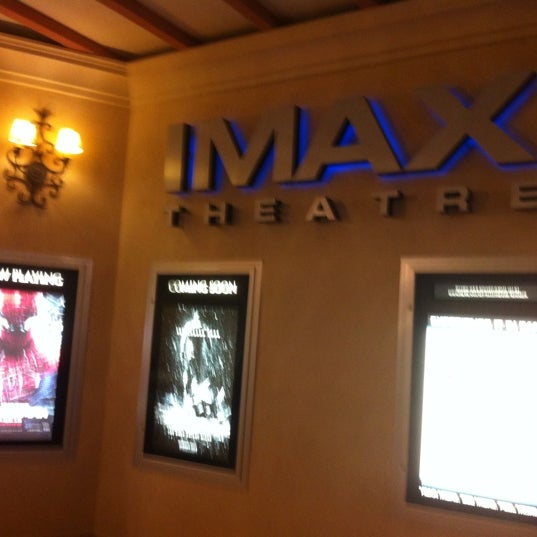 รูปภาพถ่ายที่ IMAX Theatre at Tropicana Casino &amp; Resort โดย Patrick T. เมื่อ 7/17/2012