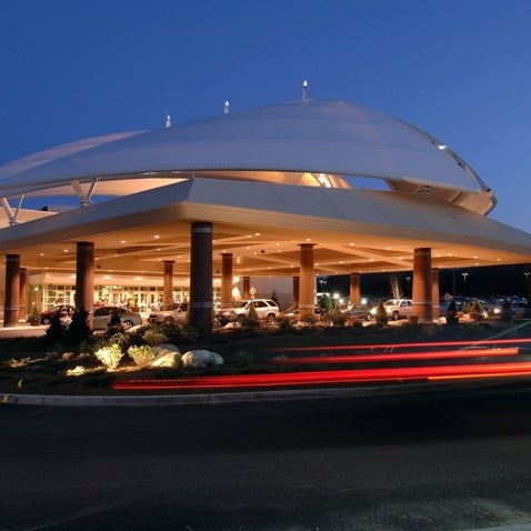 Twin River Casino - 100 Twin River Rd