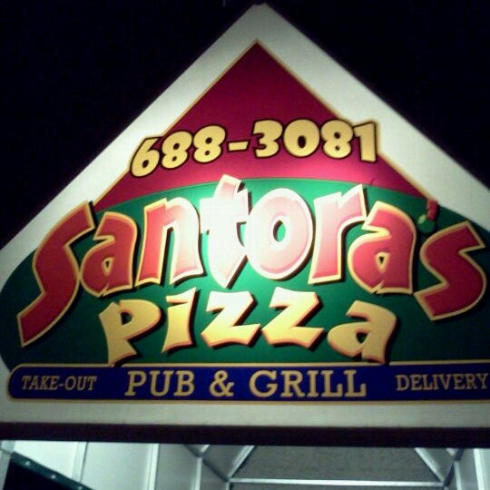 Снимок сделан в Santora&#39;s Pizza, Pub, and Grill пользователем Jack B. 9/23/2011
