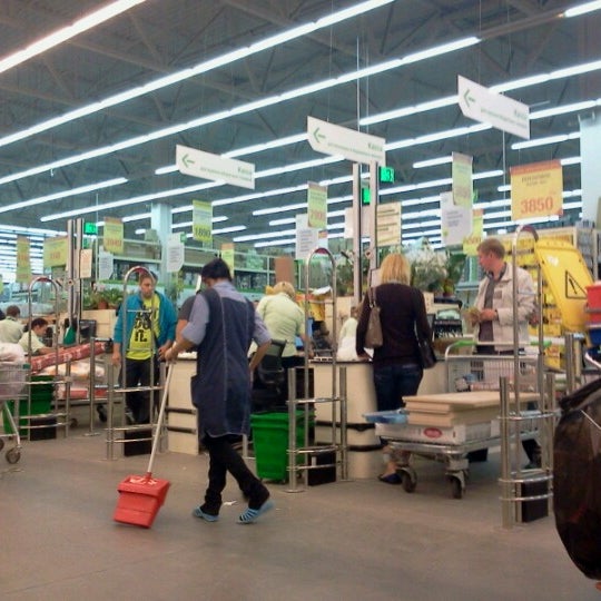 Снимок сделан в Леруа Мерлен пользователем Vasily Y. 8/14/2012