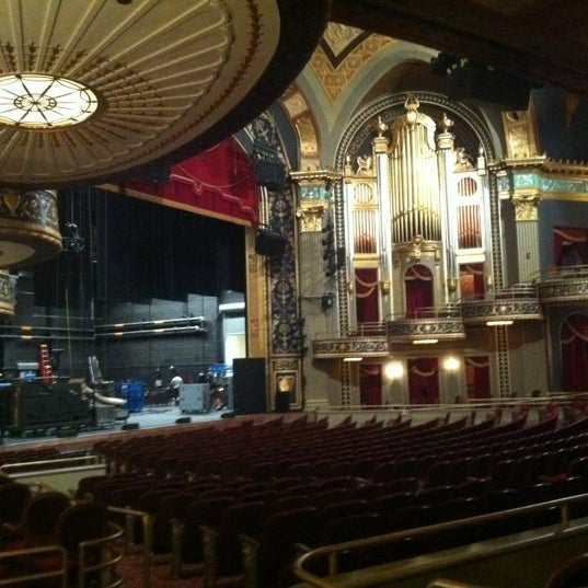 Das Foto wurde bei Palace Theater von Just Kurt am 3/7/2012 aufgenommen