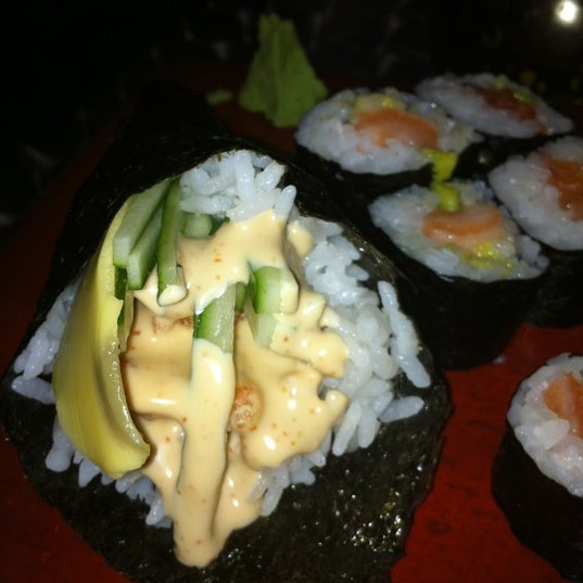 Das Foto wurde bei Tampopo - Sushi Bar von Mina M. am 8/15/2012 aufgenommen