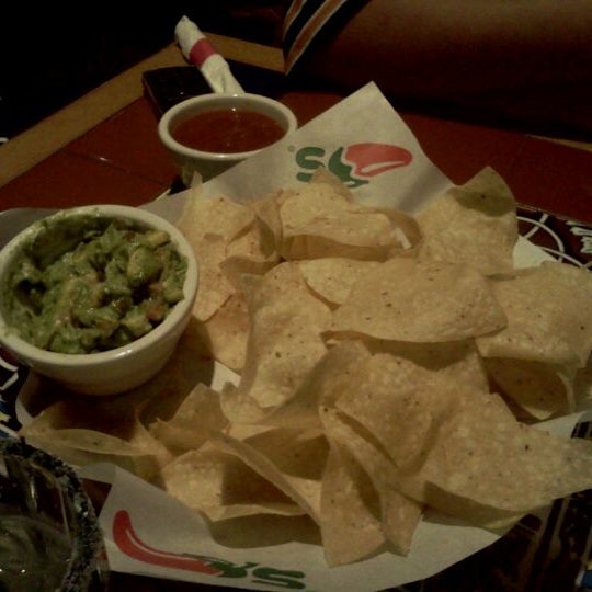 Photo taken at Chili&#39;s Grill &amp; Bar by Eric J. on 9/27/2011
