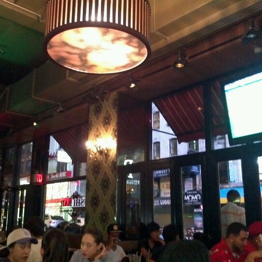 Photo taken at TSQ Brasserie by Olavo F. on 8/27/2012