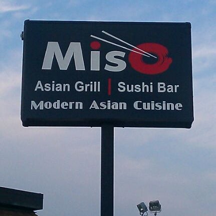 9/14/2011 tarihinde Ericka F.ziyaretçi tarafından Miso Asian Grill &amp; Sushi Bar'de çekilen fotoğraf