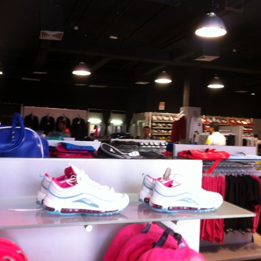 cómo Prematuro Vagabundo Nike Factory Store - 4 tips de 150 visitantes
