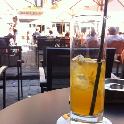 7/29/2012 tarihinde Serch C.ziyaretçi tarafından Café AperO'de çekilen fotoğraf