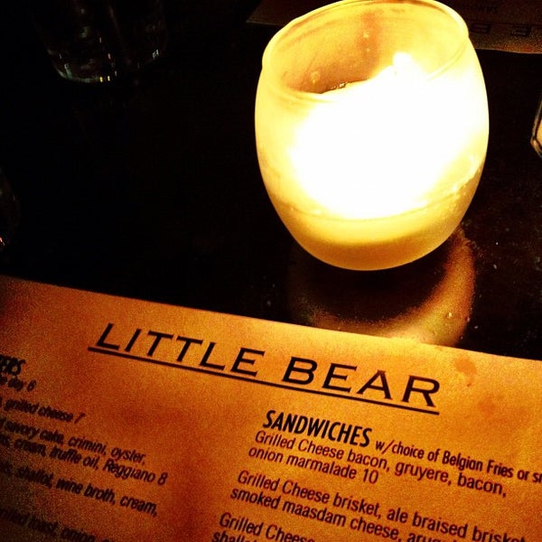 Снимок сделан в Little Bear L.A. Restaurant пользователем MARiCEL 1/26/2012
