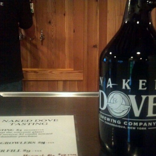 Снимок сделан в Naked Dove Brewing Company пользователем Visit F. 9/23/2011...