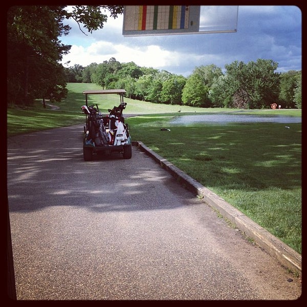 Foto scattata a Theodore Wirth Golf Course da Jason S. il 5/28/2012