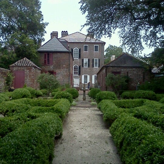 Foto tirada no(a) Heyward-Washington House por Rachel R. em 7/23/2012