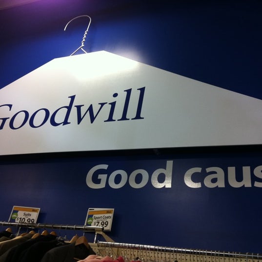 Fotos en Goodwill Store - Tienda de artículos de segunda mano/vintage en  Kokomo