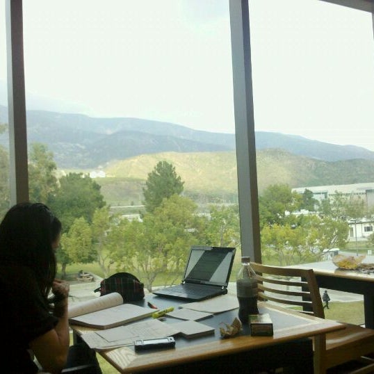 John M. Pfau Library - Cal State University San Bernardino - San ...