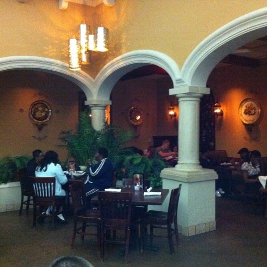 รูปภาพถ่ายที่ Abuelo&#39;s Mexican Restaurant โดย Spencer M. เมื่อ 5/15/2011