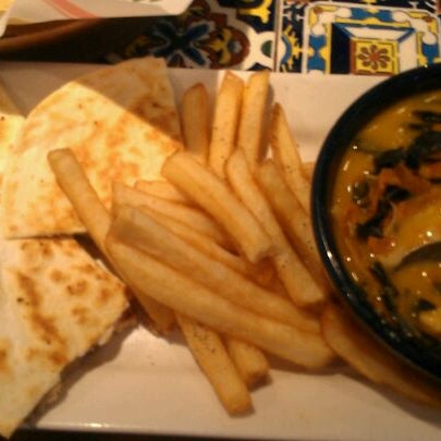 Photo taken at Chili&#39;s Grill &amp; Bar by Melisa C. on 12/22/2011