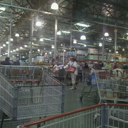 Costco Palm Desert'de İndirimli Depo Mağazası