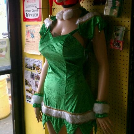 12/3/2011 tarihinde John V.ziyaretçi tarafından Easley&#39;s Fun Shop'de çekilen fotoğraf