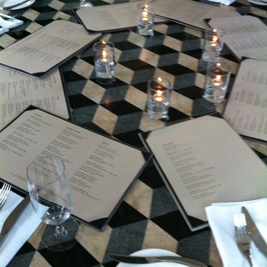 Photo taken at Cast Restaurant at Viceroy Santa Monica by adrienne g. on 8/27/2011