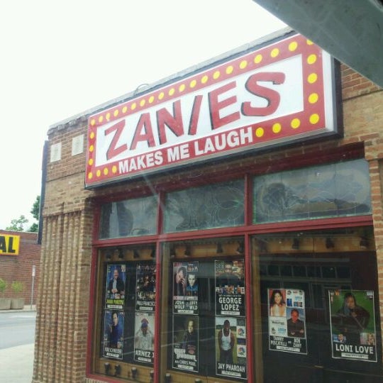 Das Foto wurde bei Zanies Comedy Club von Robert C. am 6/10/2012 aufgenommen