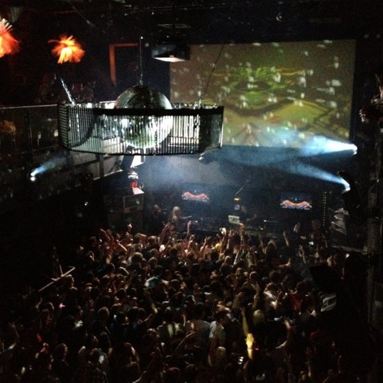 вверх мультфильм 2009 элли. танцы в клубе. Razzmatazz baku. Were in the club now. карл фредриксен и элли.