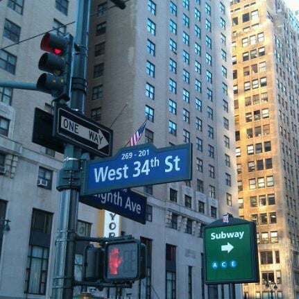 2/13/2012 tarihinde Pat S.ziyaretçi tarafından 34th Street'de çekilen fotoğraf