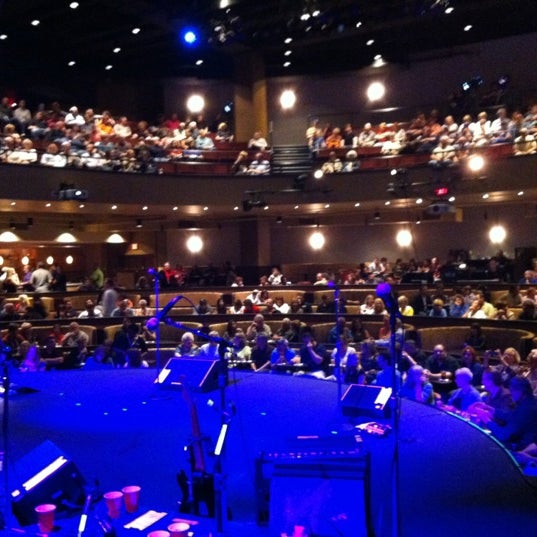 Foto tomada en The Northern Lights Theater  por Danny S. el 5/24/2012