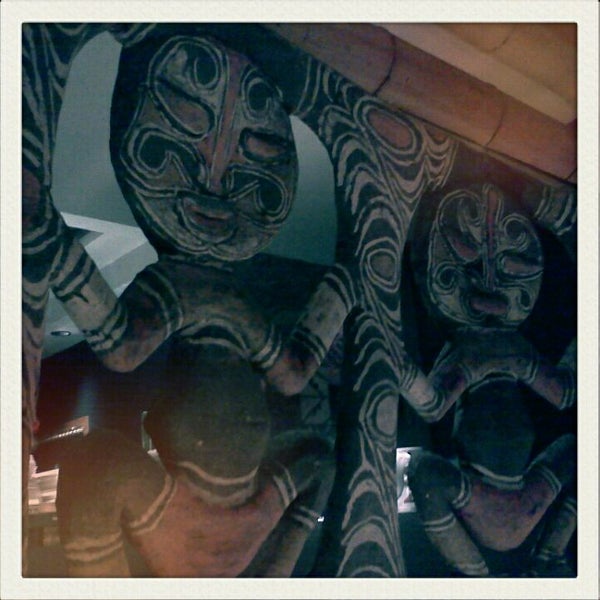 Photo taken at Trader Vic&#39;s by Johnny 5. on 2/25/2012