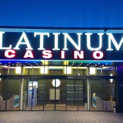 Foto diambil di Platinum Casino &amp; Hotel oleh Zlatin I. pada 5/18/2012