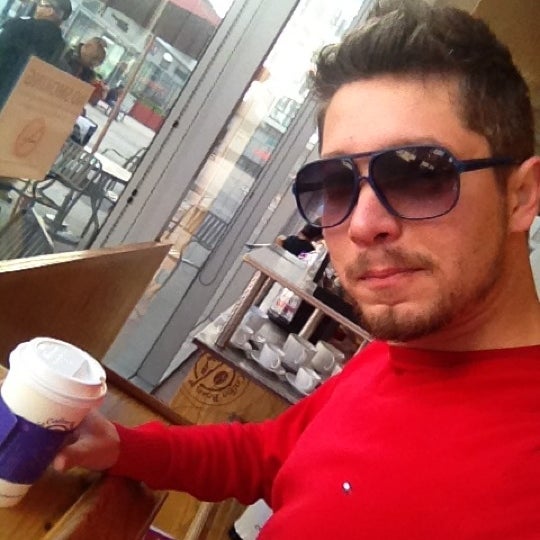 Photo taken at The Coffee Bean &amp; Tea Leaf by Emre O. on 3/21/2012